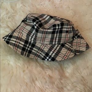 Pacsun plaid bucket hat